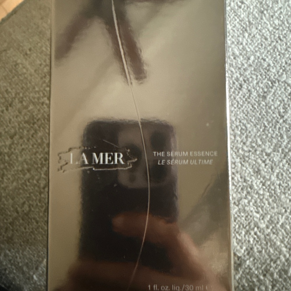 La mer the serum essence